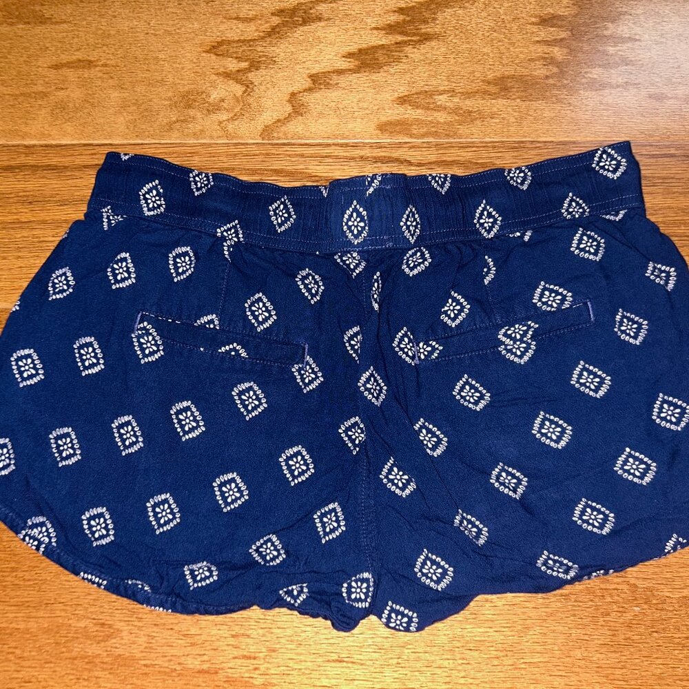 Patterned Blue Shorts - Picture 2 of 3